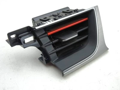 Renault Captur II 2022 Grille d'aération centrale 687503113R 69kW AMD200969 - Photo 1/4