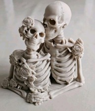 Skeleton Couple With Roses Figurine 3D Printed