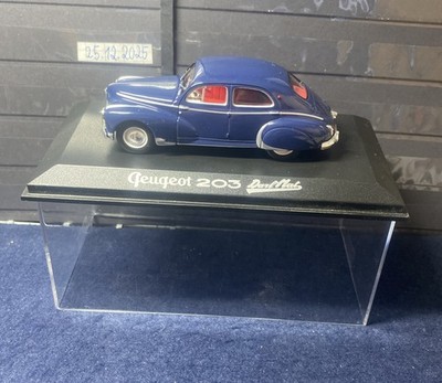 Peugeot 203 Darl'Mat Limousine 1953 1/43 Norev Vitrinenbox