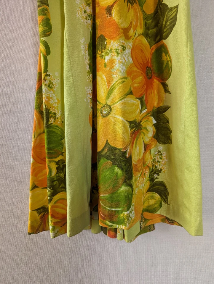 Vintage Hawaiian Watteau Dress Size 6 Small Green Floral Waterfall Back Wedding - Image 4 of 4