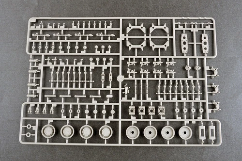 Trumpeter 01082 1/35 15U175 TEL OF RS-12M1 TOPOL-M ICBM COMPLEX - Imagen 7 de 12