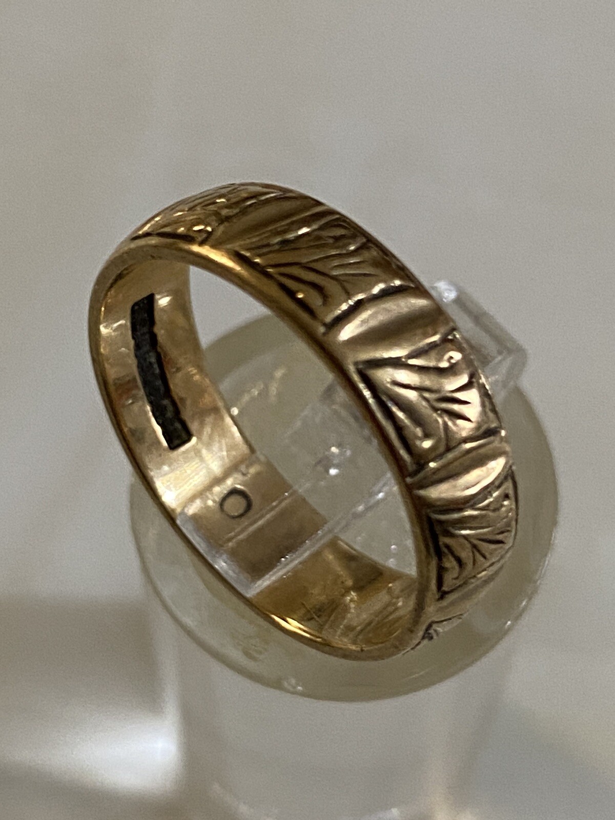 Elegant Victorian 9ct Solid Gold Wedding Band Ring for Timeless Style-image
