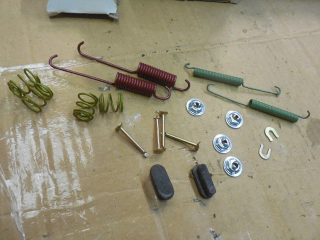 Kit de herrajes de freno de tambor trasero Mercury Topaz 84-94 F104638 G163 Foto 2 de 2