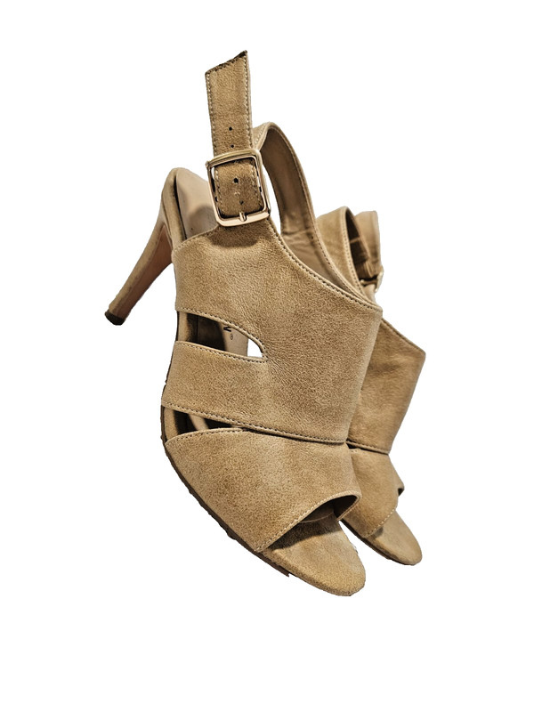 Blossom Collection Women's Sandals Size 6 Peep Toe Tan Faux Leather Chunky Heel