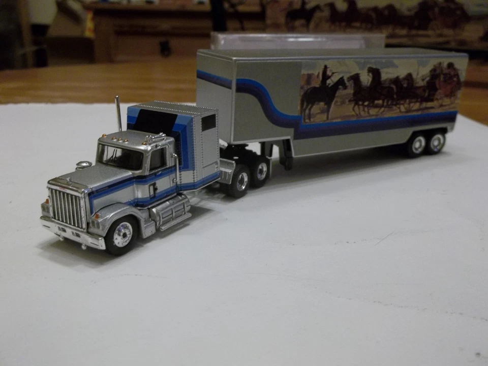 BREKINA 85775 - GMC Generale Affumicato & The Bandito 2 Camion + Su Trailer - - Immagine 4 di 4