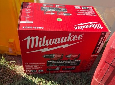 Milwaukee 3692-22CT M18 18V Compact Brushless 2-Tool Drill/Driver Combo Kit