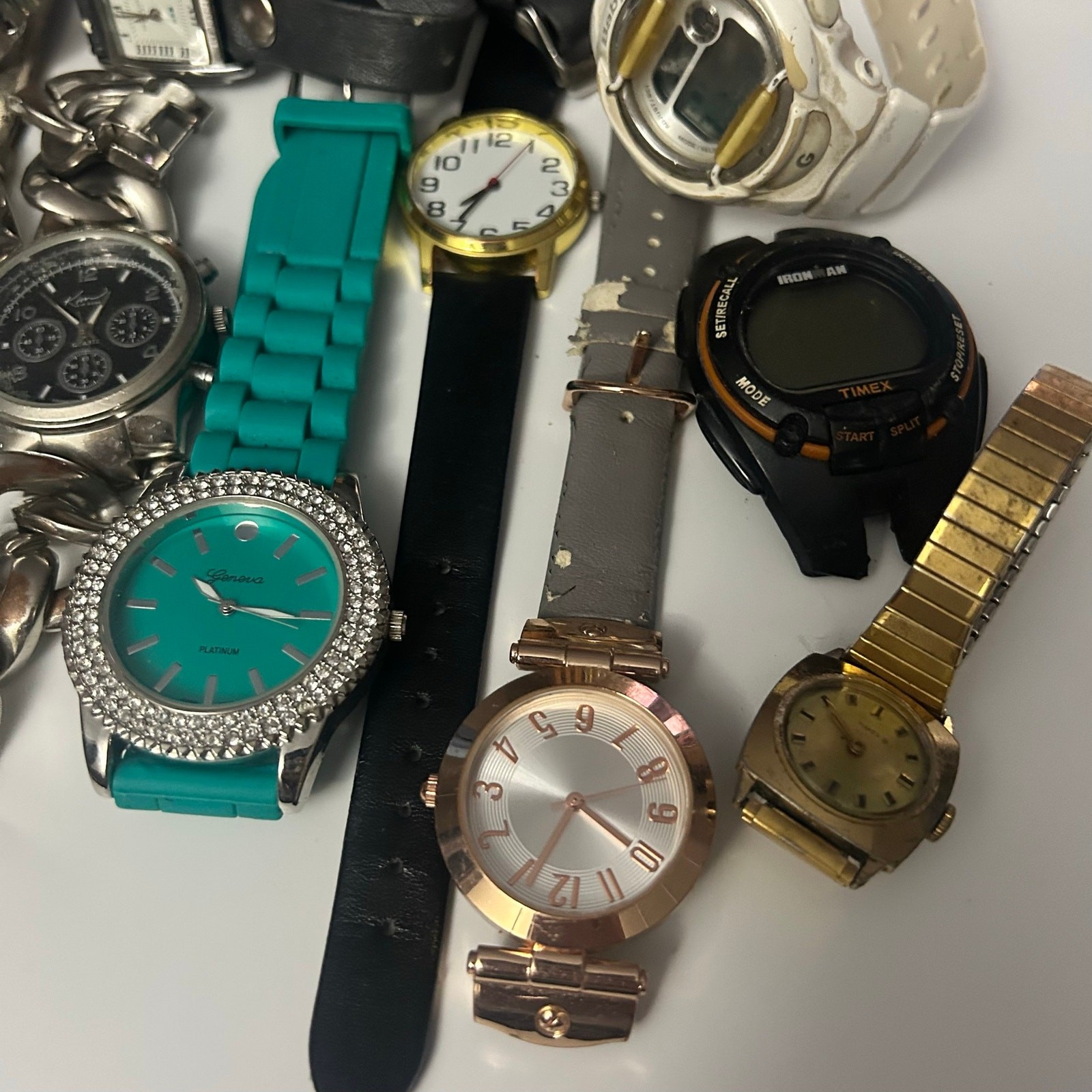 Assorted Watches Used Not Working For Parts Or Pieces lot 5 image 5