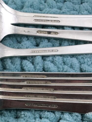 Oneida Coronation 9-Dinner Forks 7 1/2" Community Silverplate Flatware - Picture 8 of 9