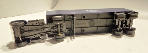 Corgi Classic 1:50 Scale Mack B Series Semi Nickel Plate Road - Picture 5 of 9