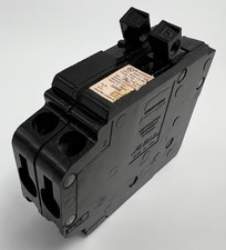 CROUSE-HINDS 15 AMP MH215 DOUBLE POLE 120/240 VOLT CIRCUIT BREAKER