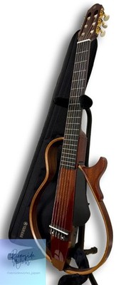 YAMAHA SLG200NW Silent Gitarren-Nylonsaitenkoffer
