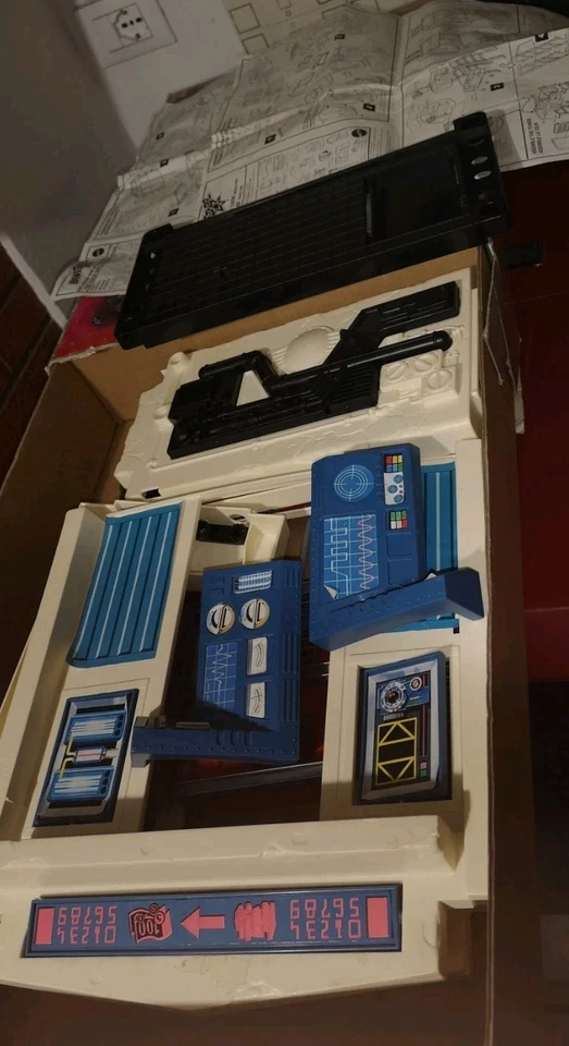 BRAVESTARR FORT KERIUM CENTRO DI COMANDO Mattel MISB Prezzo Stock Visto Piaciuto - Immagine 4 di 4