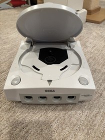SEGA Dreamcast Console HKT-3020, White, 2 Controllers, 4 games, Box, inserts