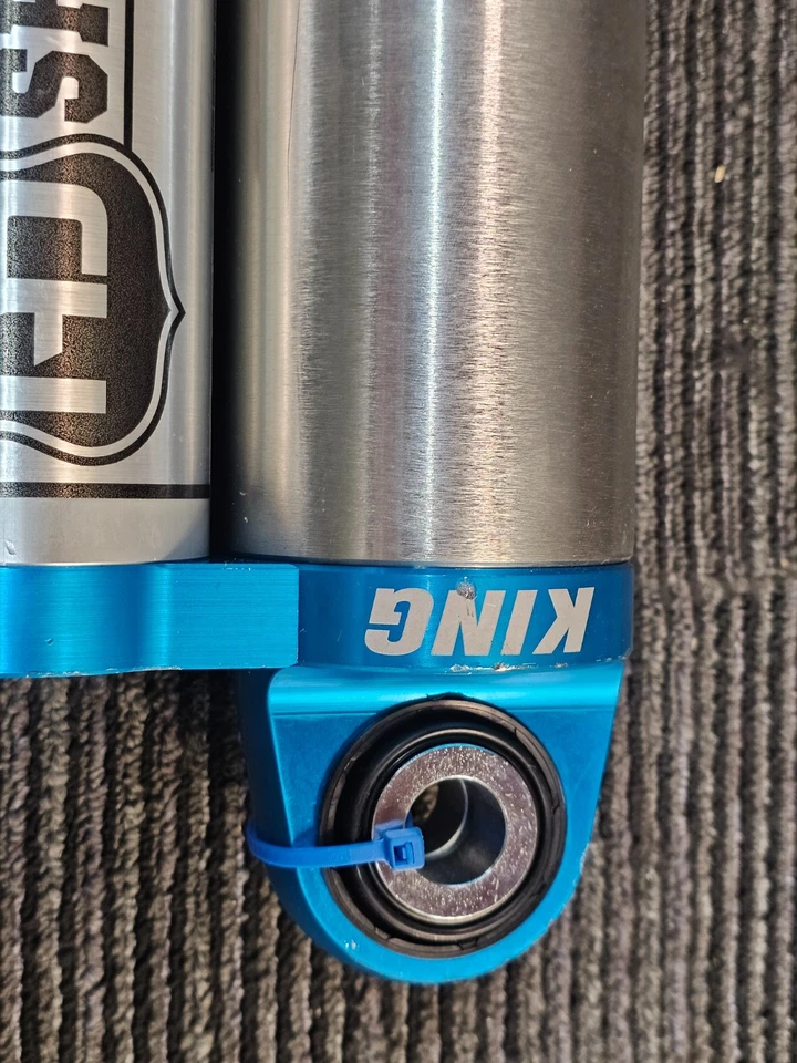 King Shocks HDS43105 3.0 Billet Piggyback Shock OD Dia 3.114 Rod Dia 0.781 — 第 2/4 张图片