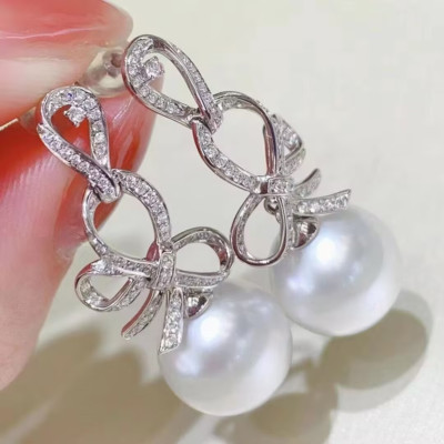 gorgeous pair of  10-11mm south sea round white pearl earring 925s(t)