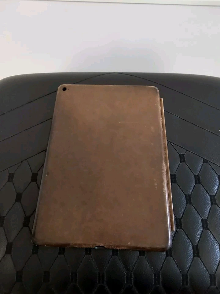 OEM Genuine Apple iPad Air 2 Leather Smart Case BROWN (Distressed) - Image 3 of 4