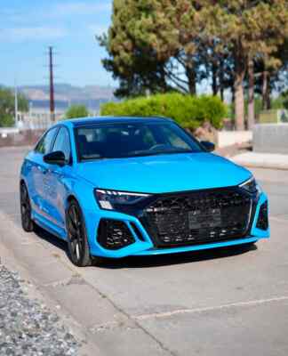 Touch Up Paint for Audi / VW vehicles with paint code LV5C, Turbo Blue.