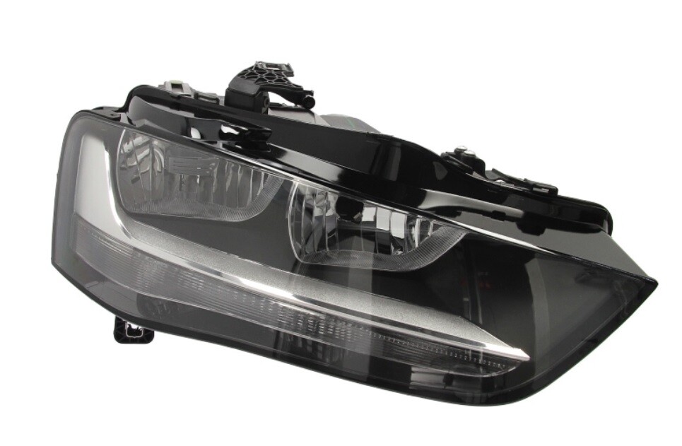 Remplacer un phare cassé sur Audi A4 B8 projecteur droit électrique H7 complet