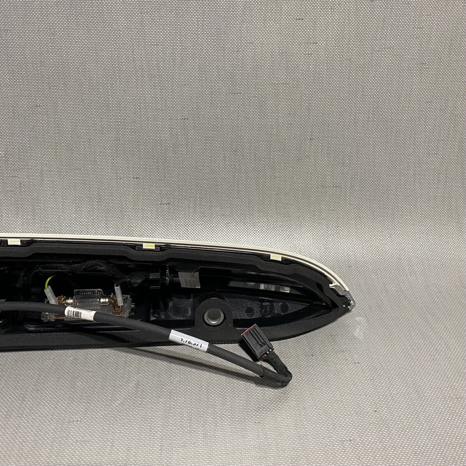 MASERATI GHIBLI TRUNK CAMERA REAR TRIM HANDLE 670071824 2014 2015 2016 OEM