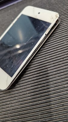 Apple iPod Touch 4th Gen A1367 MP3 Music Player 64GB Not Working