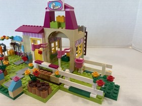 LEGO Friends 41367 Stephanie&rsquo;s Horse Jumping & 10674 LEGO Junior Pony Farm