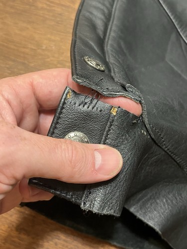 Genuine Harley Davidson Black Leather Chaps Mens Small - Cuffs Damaged - Picture 11 of 24