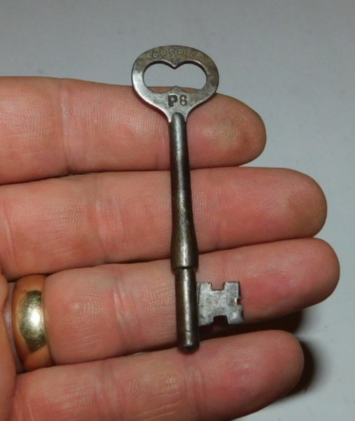NEAT VINTAGE CORBIN SKELETON KEY MARKED P8