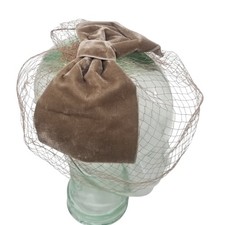 Vintage 1950s 1960s Ladies Fascinator Velvet Bow Birdcage Veil Netting Hat Taupe