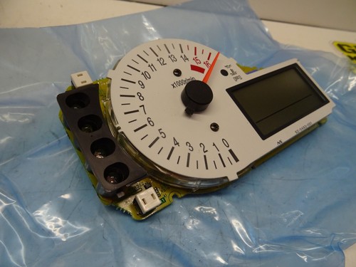 Suzuki GSXR 600 K2 Clocks Internals - Picture 4 of 6