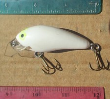 1ct WHITE 2.5" CRANKBAIT Shallow Coffin Bill Bass Fishing Lures Balsa Wood Baits