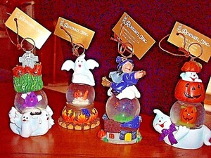 HALLOWEEN Photo Holders, Ornaments, Figurines~Box of 4~Ghosts, Witch, JOL, NEW!