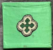Bourse de Corporal Liturgique de prêtre ornée d’une croix orthodoxe en macramé