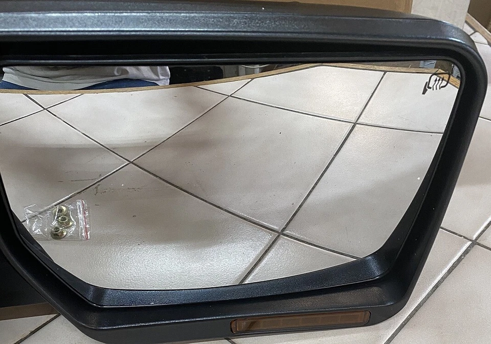 Espejo retrovisor de remolque térmico DEDC 3349 RH con luz giratoria y charco para Ford F150 01-14 Foto 2 de 4