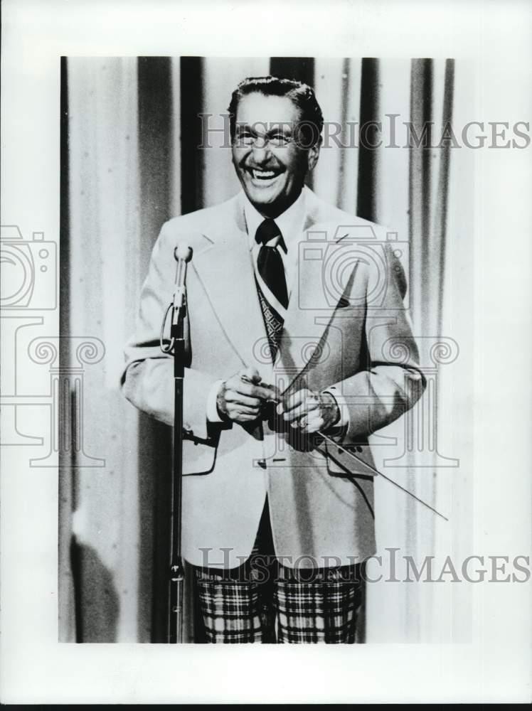 1982 Press Photo Bandleader Lawrence Welk - nop84566