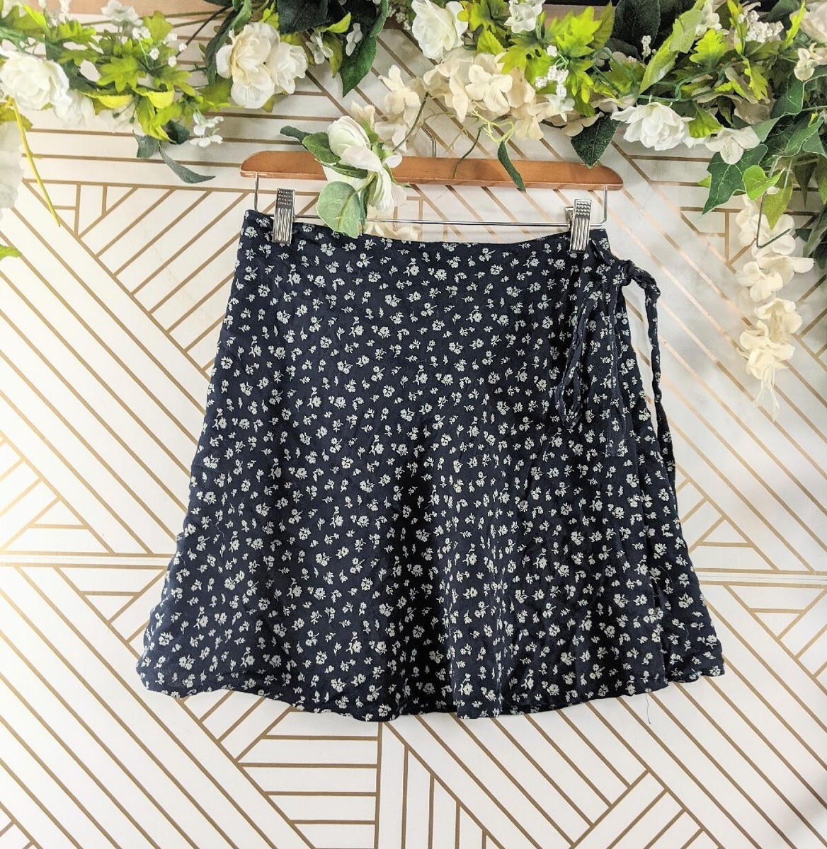 Brandy Melville Women's Genevieve Navy Blue Floral Wrap Skirt Size