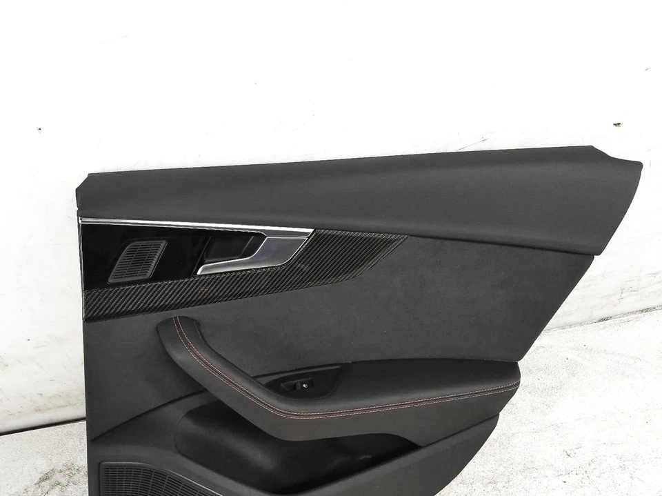 Painel de acabamento interno da porta do passageiro traseiro Audi S4 2023 - Preto 8W0-867-306-K-24A - Imagem 2 de 4