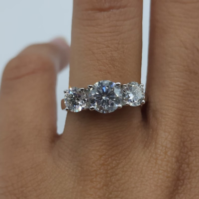 2 Karat Rundschliff Diamant Verlobungsring IGI Lab Created 18 Karat Weißgold ...