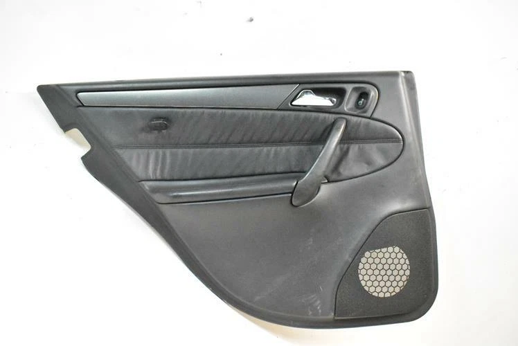 Panel de puerta interior trasero izquierdo Mercedes C32 C55 AMG W203 2002-2007 negro OEM Foto 2 de 4