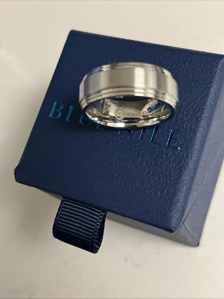 Alianza de Boda - Borde Paso Nilo Azul Acabado Satinado, Tamaño 9.5 en Cobalto - 8 mm Foto 4 de 4