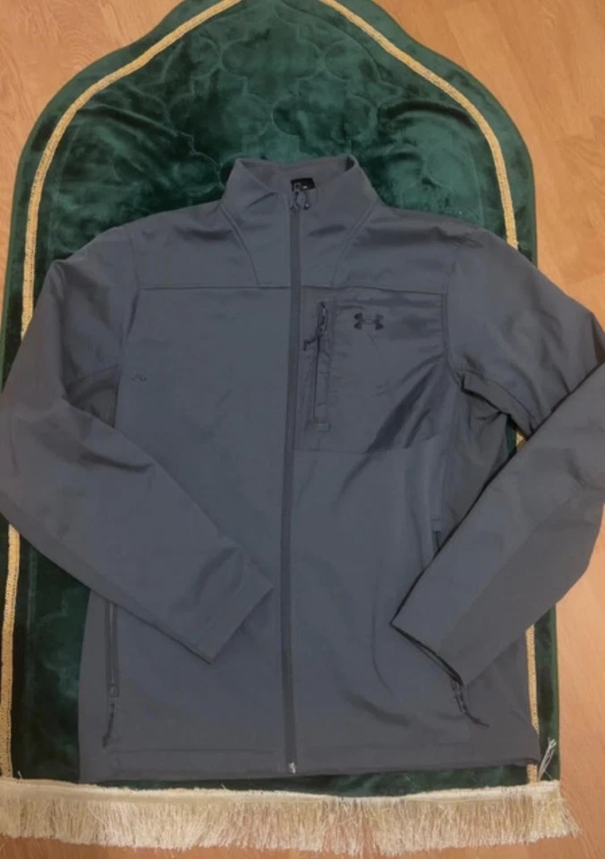 Veste under armour gold gear taille m possible mains propre - Photo 1/1