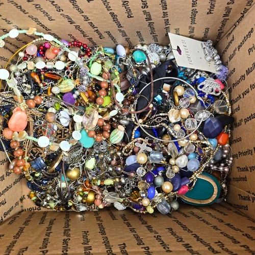 Costume Jewelry Junk Lot 15.42 Pounds Vintage Modern Craft Wearable Broken