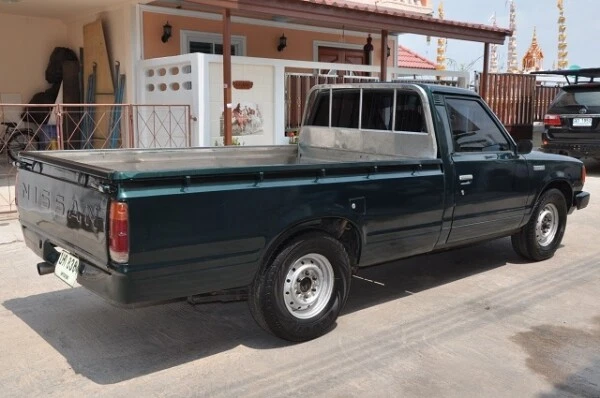 Para Nissan Datsun 720 Pickup UTE Puerta Beltline Restrip Goma Sin Ventilación Foto 3 de 4