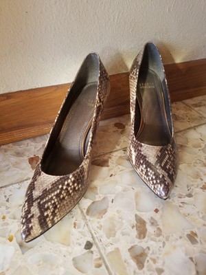 stuart weitzman python pumps