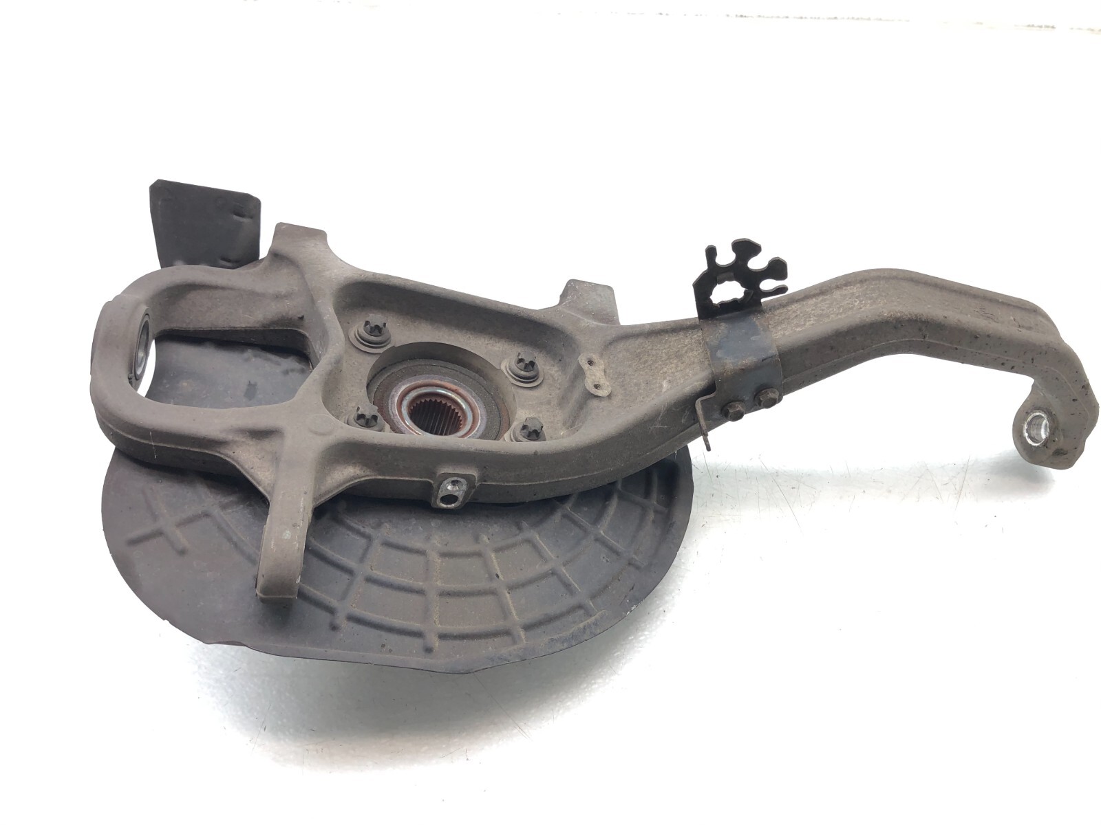 2014-2019 MASERATI GHIBLI AWD RIGHT PASSENGER FRONT SPINDLE KNUCKLE HUB OEM.