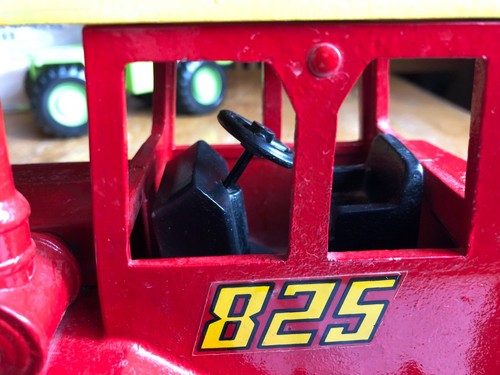 Versatile 825 four wheel drive toy tractor by Scale Models in 1/16 scale w duals - Picture 18 of 24