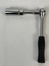 Gator Grip Universal Socket with extension and rubber grip ratchet