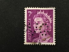 1971 AUSTRALIA DECIMAL DEFINITIVES QUEEN ELIZABETH II 7C PURPLE QEII - VG PERFIN