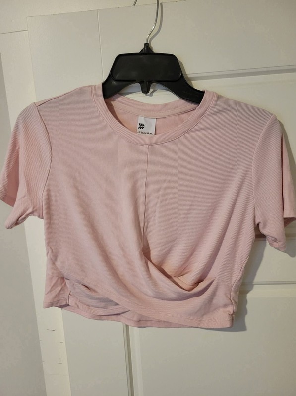 All in Motion girl's Activewear  top size XL (14)