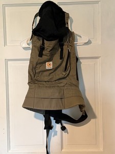 Ergobaby Baby Carrier Adjustable Straps Waist Belt Hood Pocket Black EUC