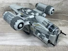 LEGO Star Wars The Mandalorian 75292 The Razor Crest w/ 2 Minifigs